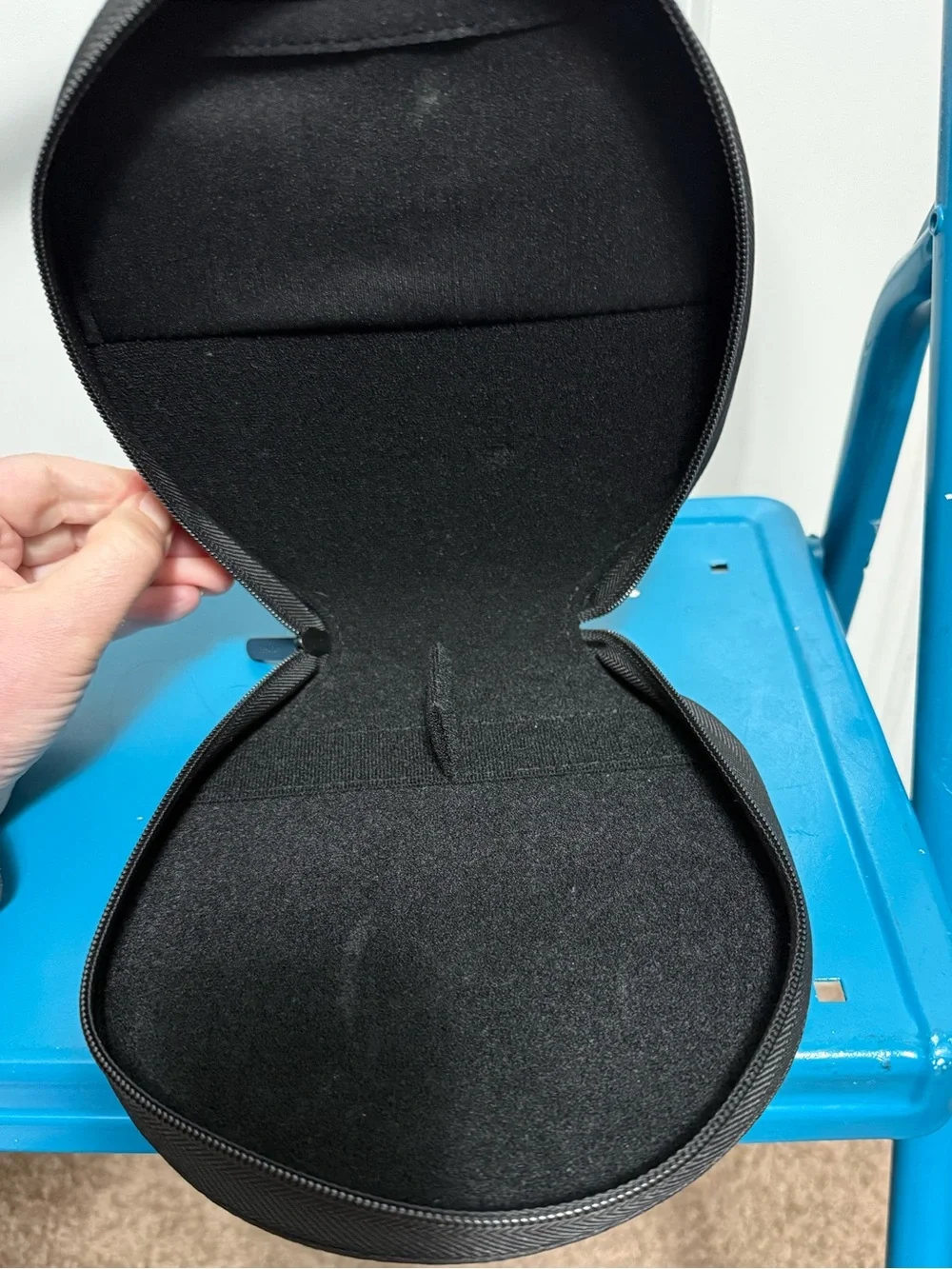 Bose Headphones Case - Picture 3 of 5